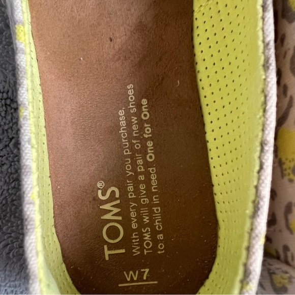TOMS Alpargata Open Toe Espadrille Sandal Bobcat Limeade Animal Print Neon Shoe - Picture 8 of 13